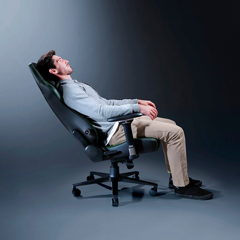 Silla para Gamers Razer Iskur V2 - Reposabrazo Ajustable 4D, Reposacabeza, Arcos Lumbares Integrados, Reclinación ajustable de 152º, Color: Negro/Verde. RZ38-04900100-R3U1