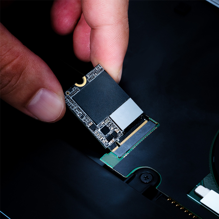 Unidad de Estado Solido(SSD) A-Data GAMMIX S55, M.2 2230 con capacidad de 1TB, 3D NAND, 5000MB/s de lectura, 3700MB/s de escritura, PCIe Gen4 x4. SGAMMIXS55-1T-C
