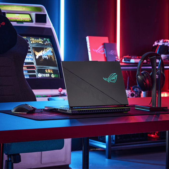 Laptop Asus ROG Strix G1814, Pantalla 18" (2560 x 1600, WQXGA), i9 14900HX, 32GB RAM DDR5, 1TB SSD, Gráficos NVIDIA® GeForce RTX™ 4060 8GB 240hz, Webcam, BT, Windows 11 Home en Inglés, Color Negro/Gris. G814JVR-IS96